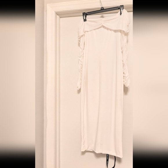 Club L London White Off-Shoulder Maternity Midi Dress – US 6 – NWT - Picture 3 of 4